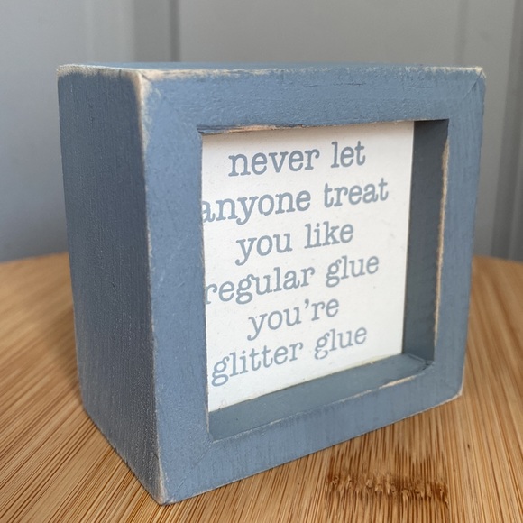 Distressed small sign with positive saying. - Picture 2 of 2